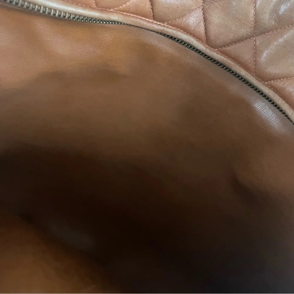 Vintage Chanel brown leather quilted tote bag - Picture 4 of 11